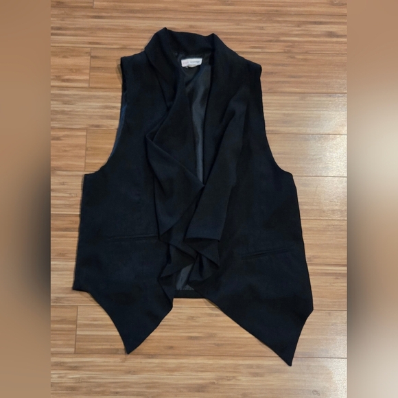 Zenana Black Sleeveless Draped Vest - Picture 1 of 6